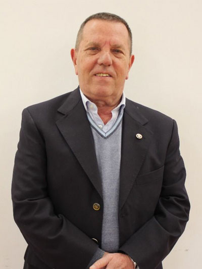 Jorge R. Mart�nez