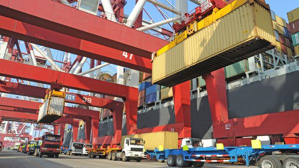 El Gobierno avanza en la reducción de los costos financieros de exportadores e importadores